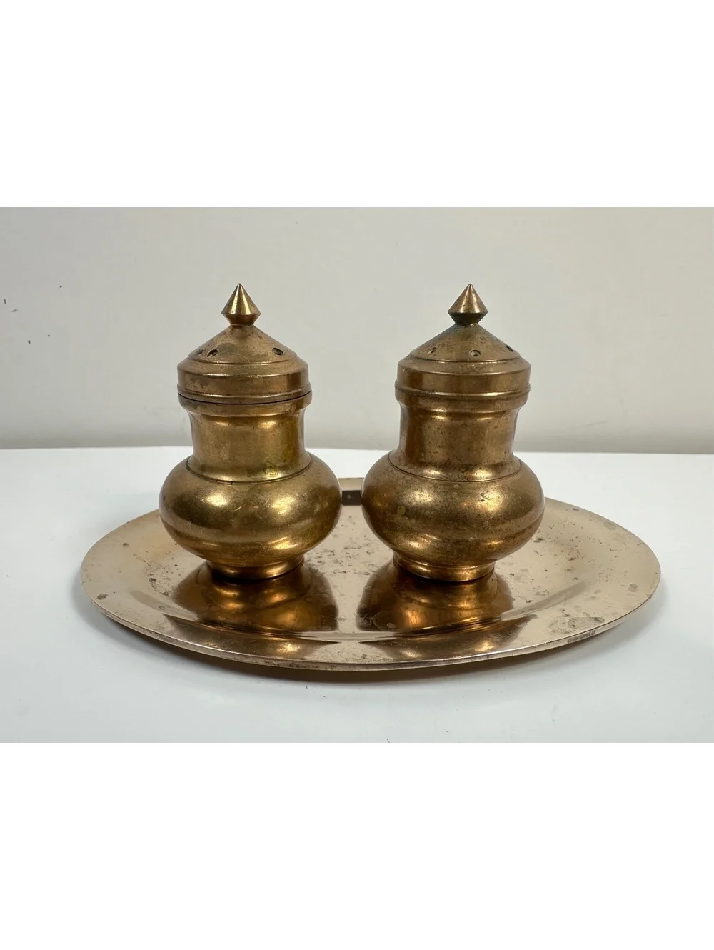 VTG Brass Salt & Pepper Shakers With Tray Screw Top MCM Small Kitchen Tableware